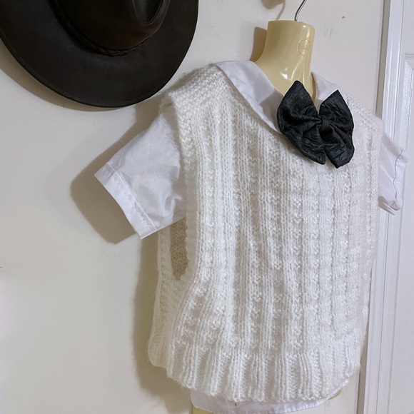 Vintage HANDCRAFTED Knit Boxy Sweater Vest, Creamy White - Picture 5 of 15
